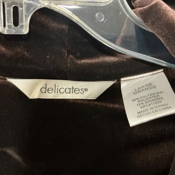 Luxurious Velvet Robe - Picture 5 of 6